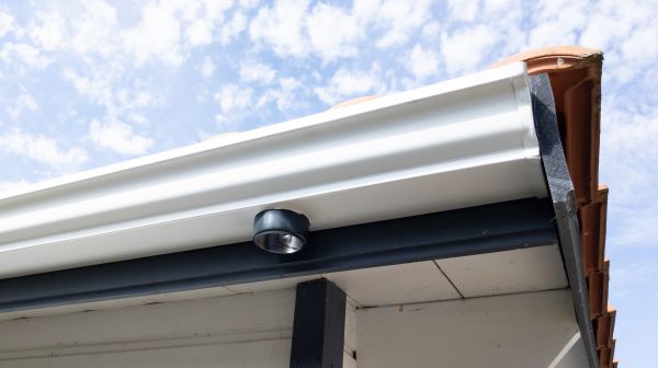 Seamless Gutters Installation in Pearland