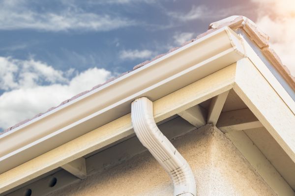 Seamless Gutter Replacement in Pearland